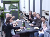 Click to see big picture (1024x768 pixels; 89 KB)