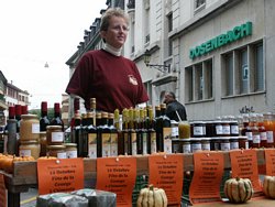 Click to see big picture (667x500 pixels; 91 KB)